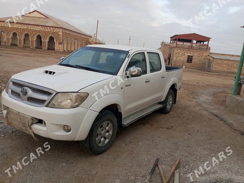 Toyota Hilux 2007 - 140 000 TMT - Эсенгулы - img 4