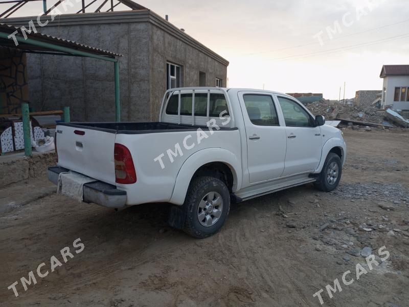 Toyota Hilux 2007 - 140 000 TMT - Эсенгулы - img 3