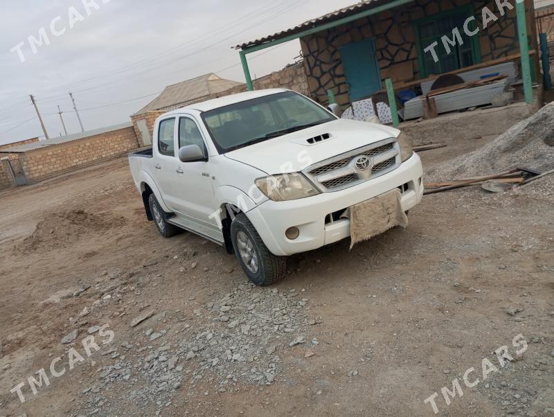 Toyota Hilux 2007 - 140 000 TMT - Эсенгулы - img 5