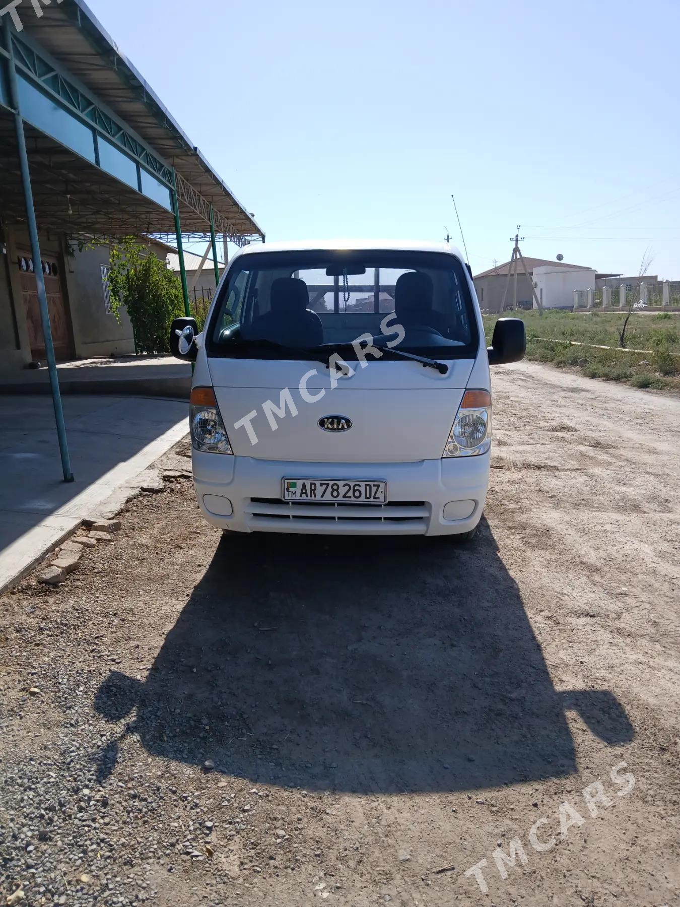 Kia Bongo 2009 - 160 000 TMT - Daşoguz - img 4