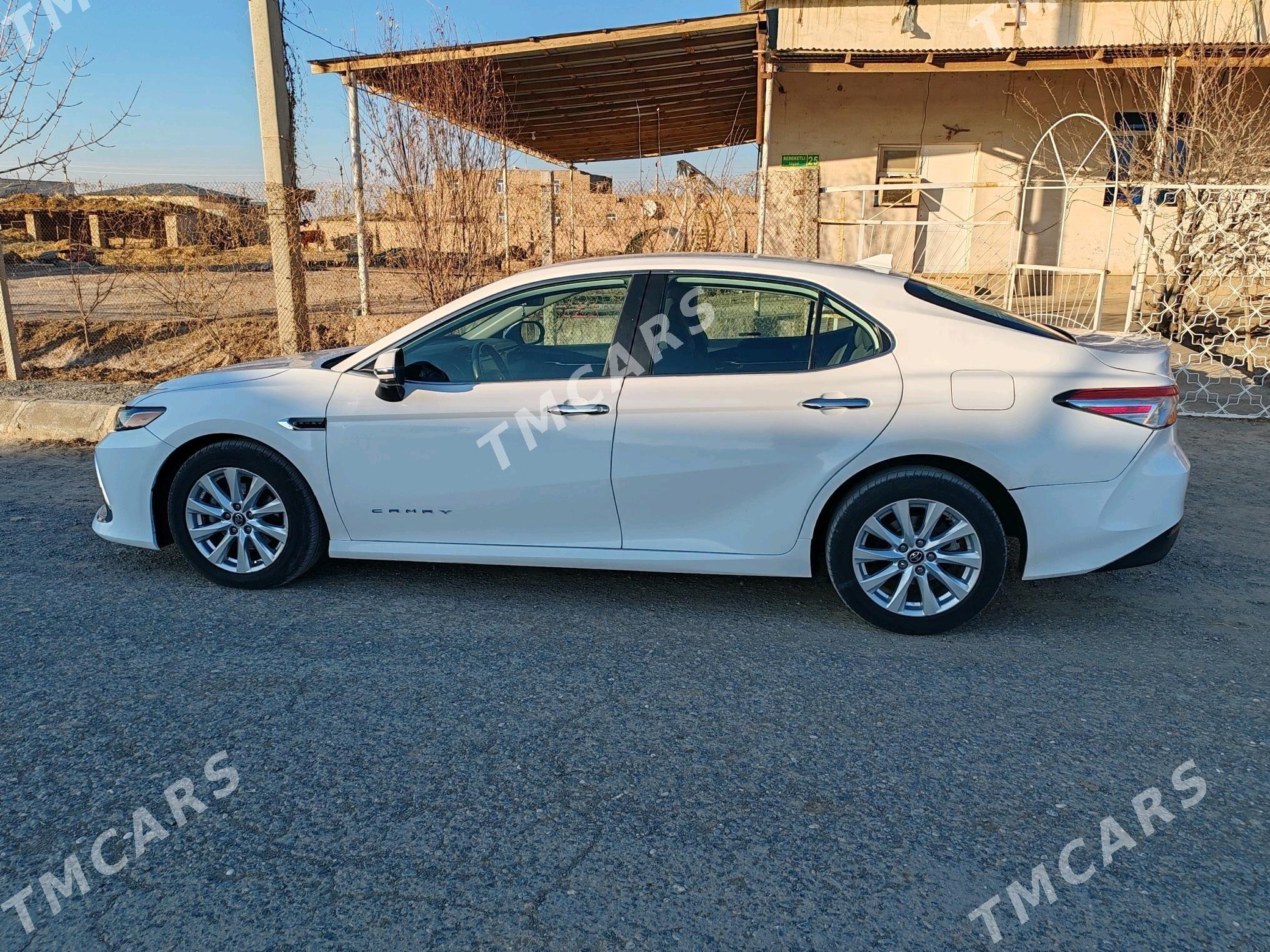 Toyota Camry 2018 - 278 000 TMT - Ruhubelent etraby - img 8