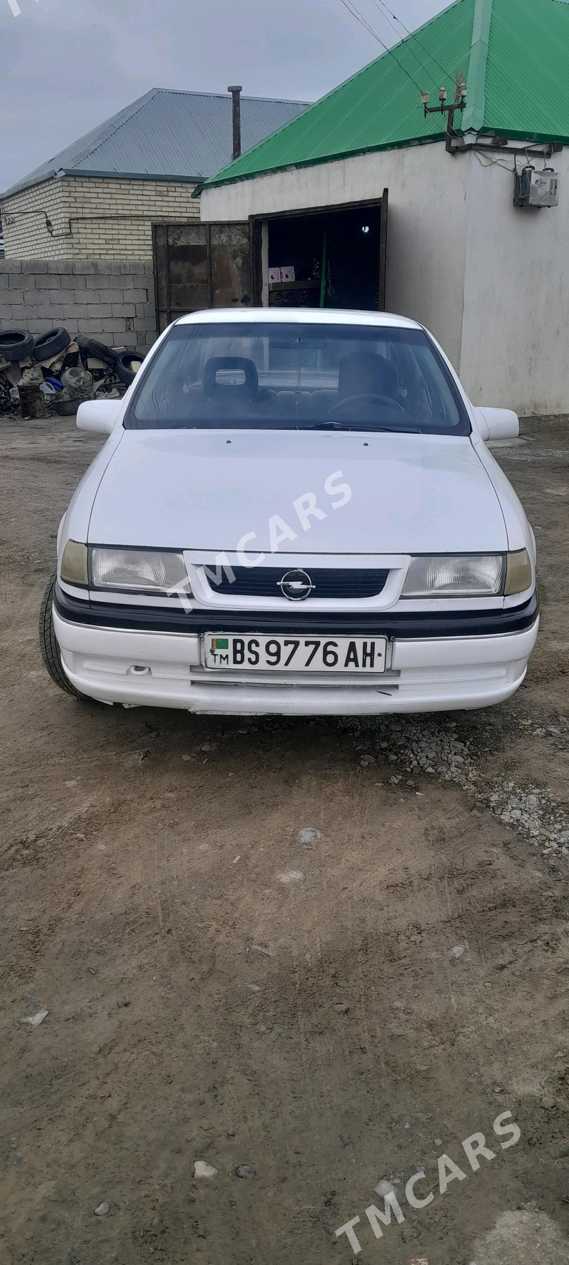 Opel Vectra 1993 - 36 000 TMT - Бахарден - img 2