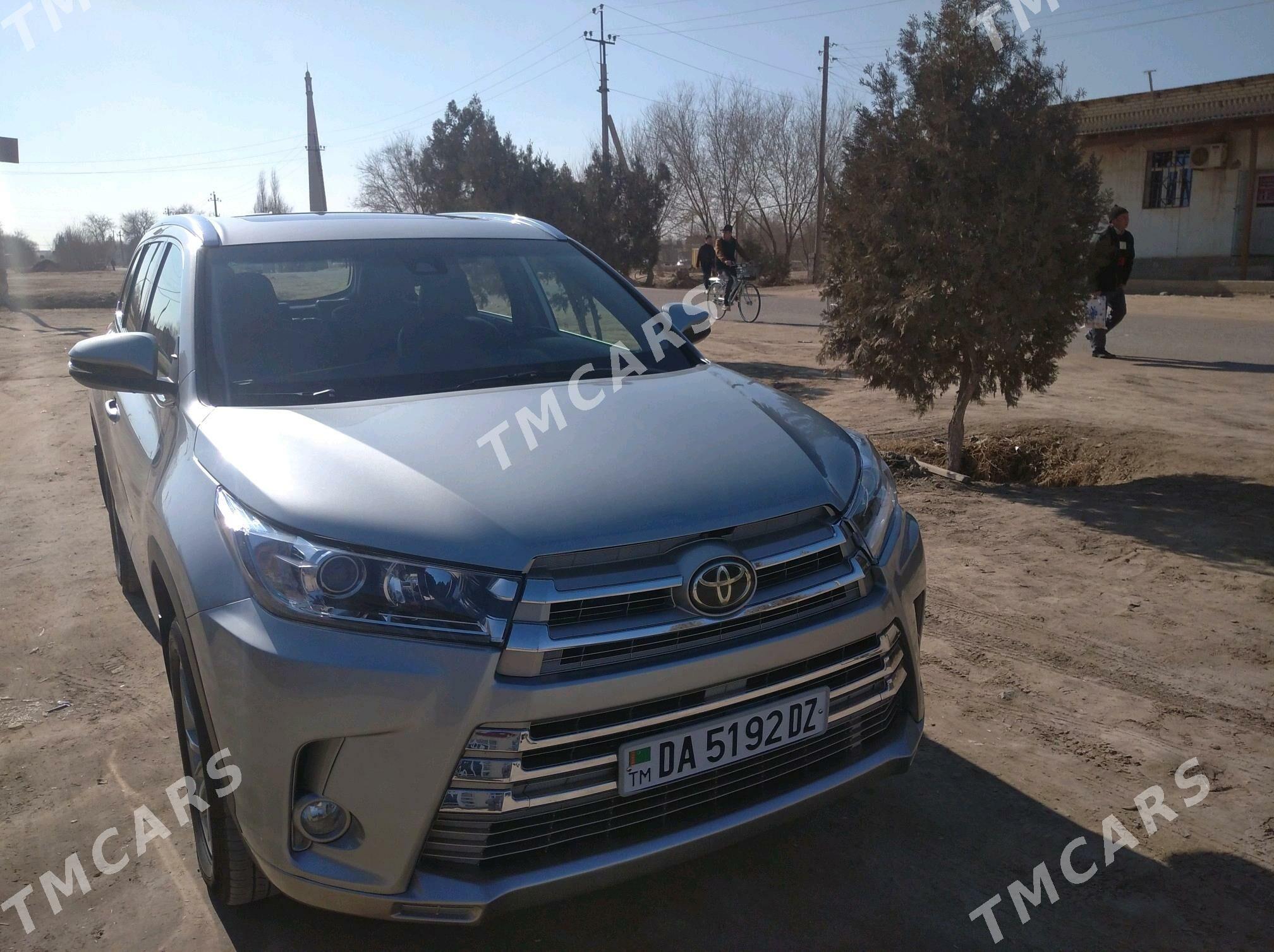 Toyota Highlander 2019 - 380 000 TMT - Акдепе - img 2