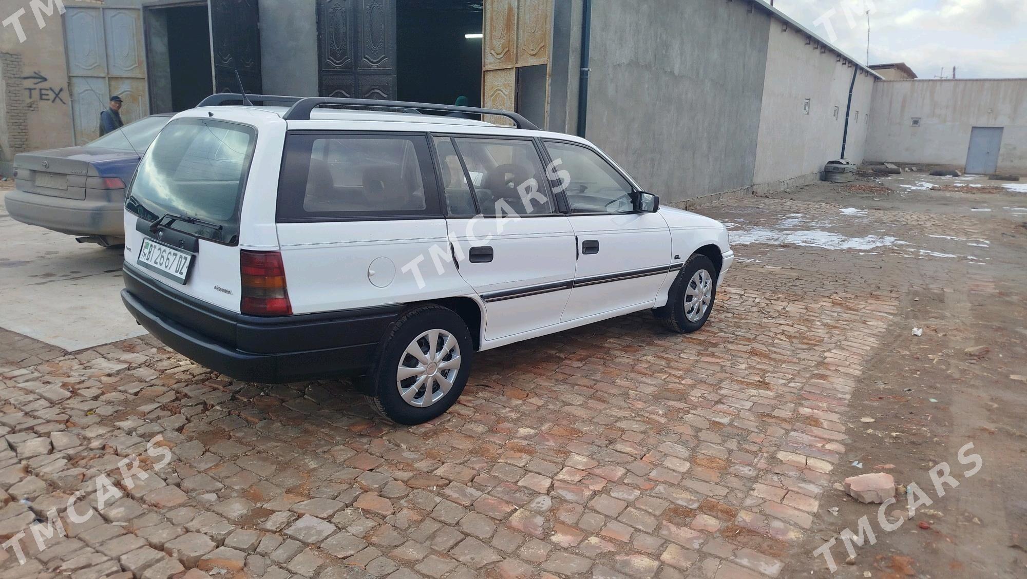 Opel Astra 1993 - 30 000 TMT - Gurbansoltan Eje - img 2