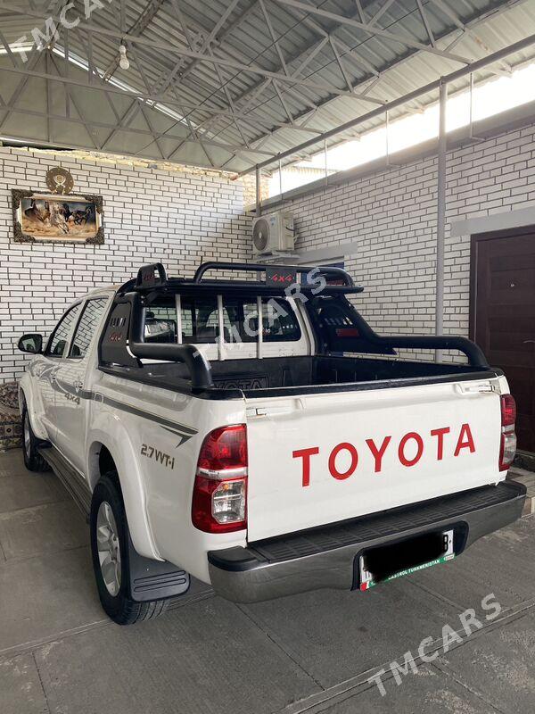 Toyota Hilux 2014 - 320 000 TMT - Туркменабат - img 2