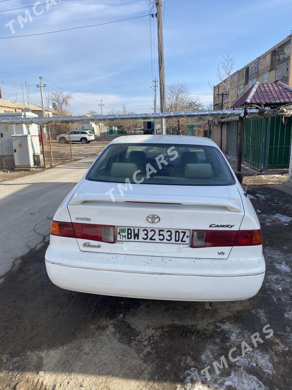 Toyota Camry 2000 - 110 000 TMT - Дашогуз - img 5