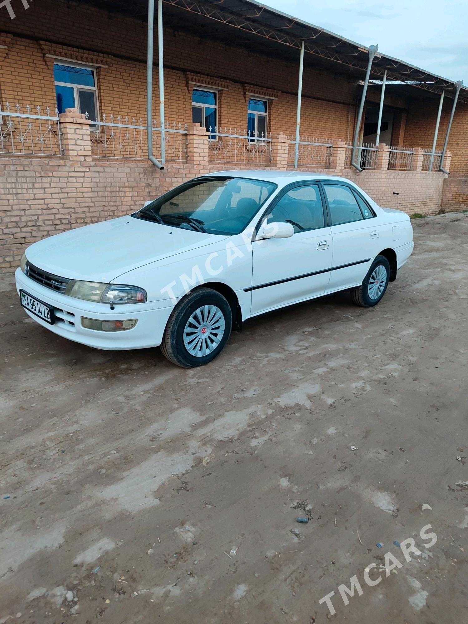 Toyota Carina 1994 - 52 000 TMT - Halaç - img 4