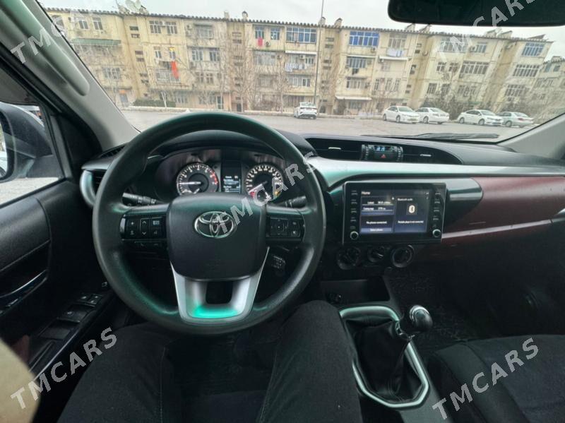 Toyota Hilux 2021 - 495 000 TMT - Aşgabat - img 6