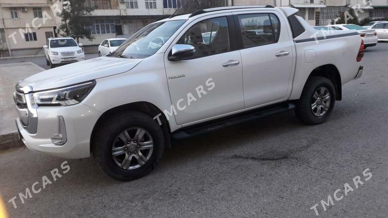 Toyota Hilux 2023 - 600 000 TMT - Aşgabat - img 3