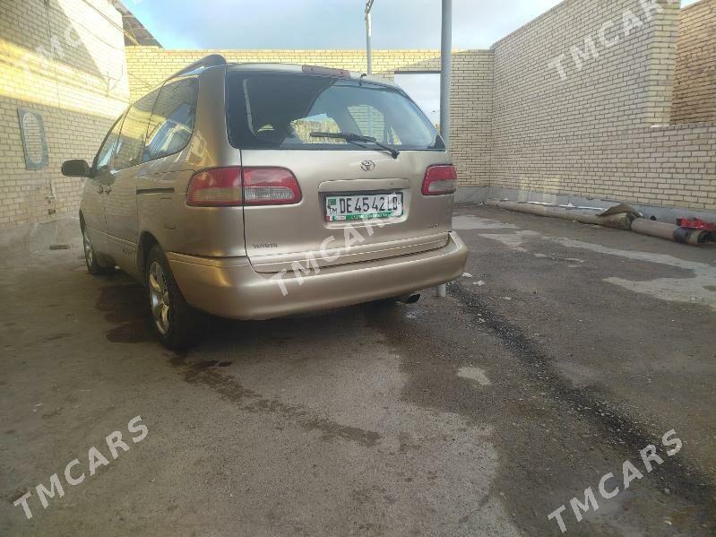 Toyota Sienna 2002 - 145 000 TMT - Сакар - img 4