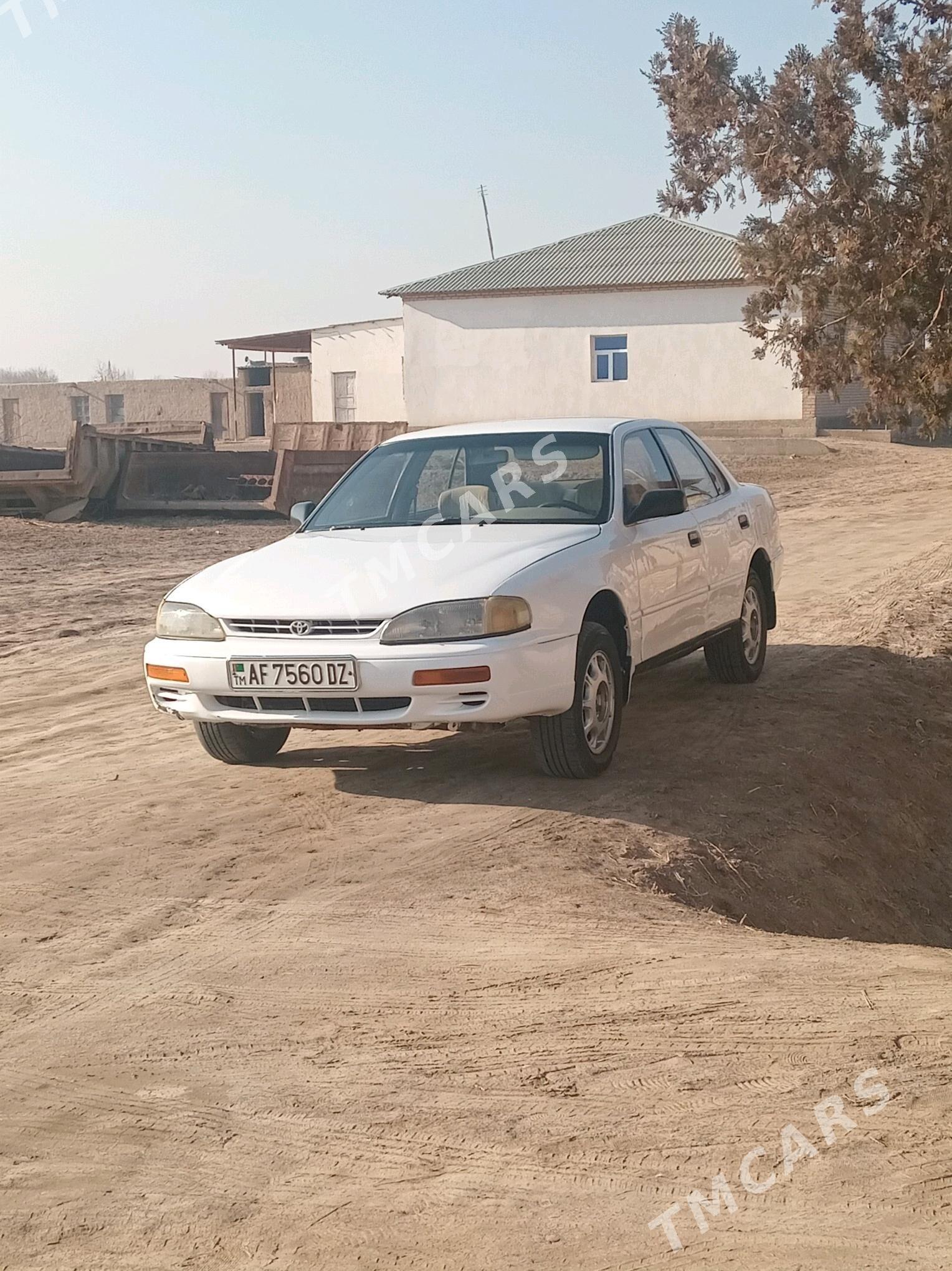 Toyota Camry 1994 - 66 000 TMT - Дашогуз - img 4