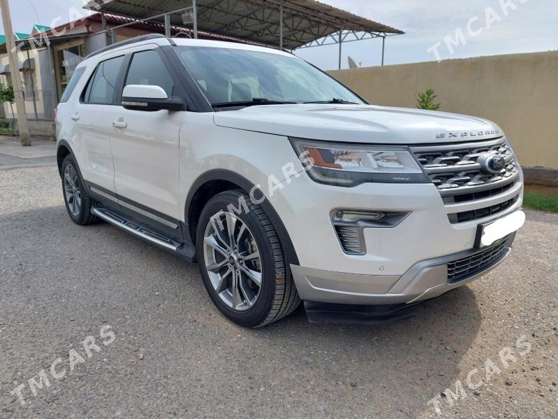 Ford Explorer 2018 - 370 000 TMT - Täze zaman - img 6