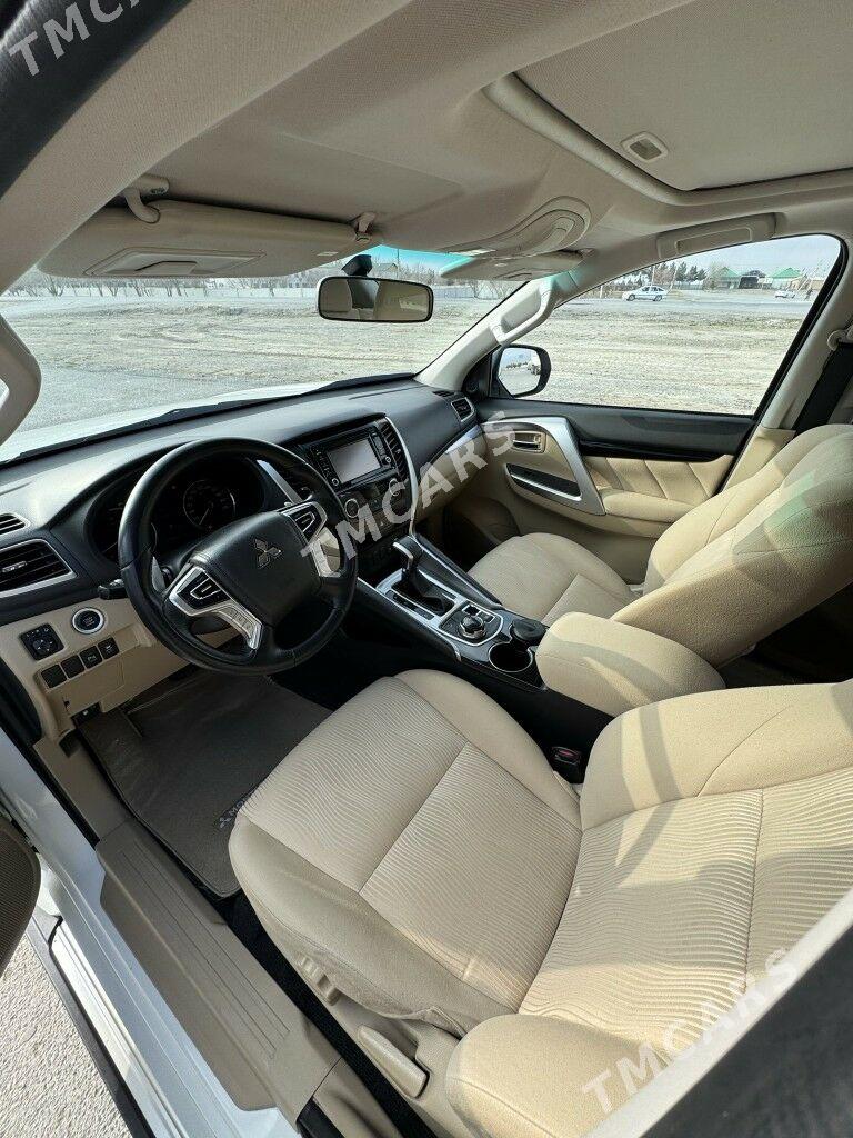 Mitsubishi Montero Sport 2019 - 355 000 TMT - Aşgabat - img 3