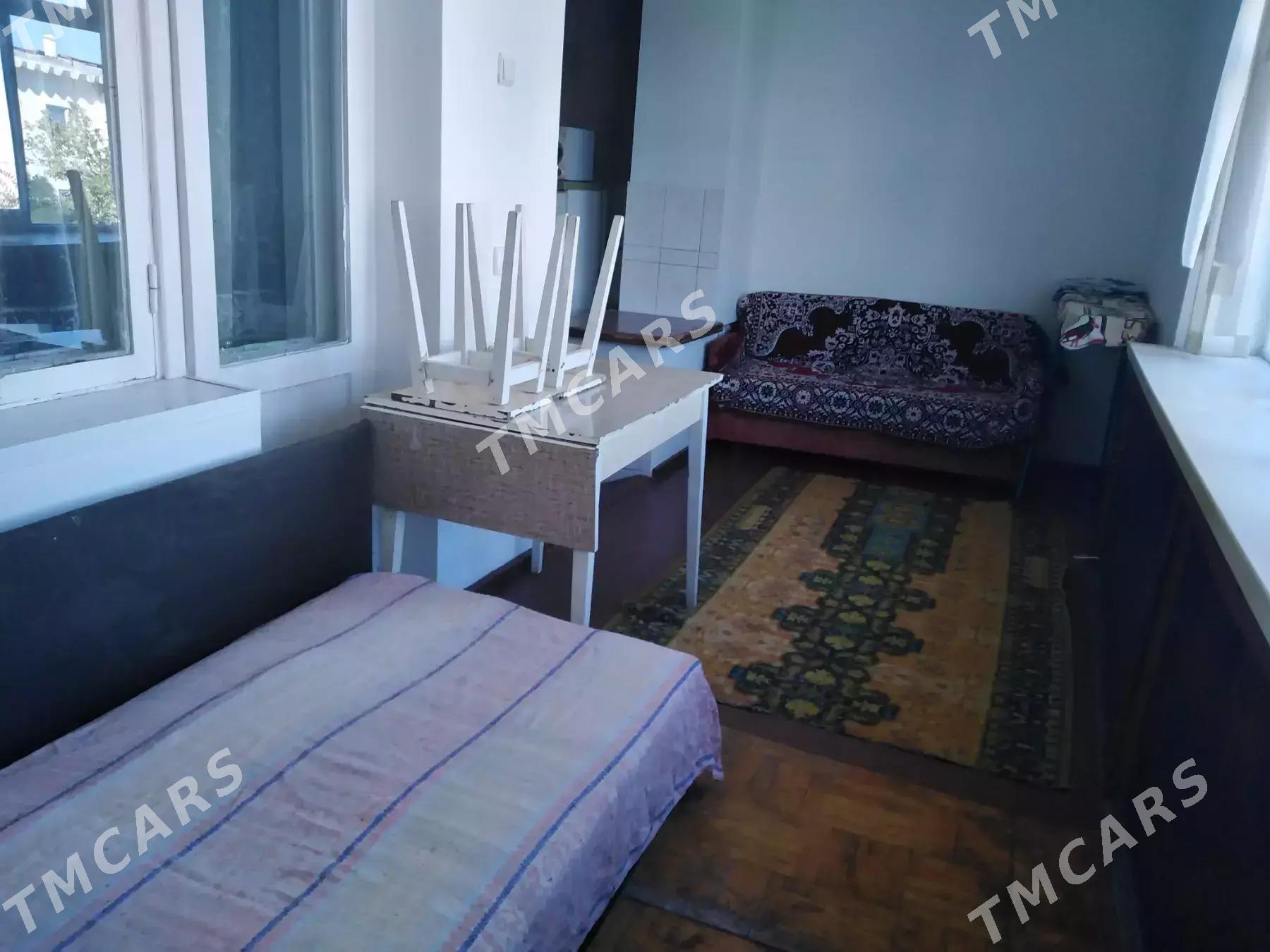 eÿesinden Kim raÿon 3 kom 86m² - Aşgabat - img 2