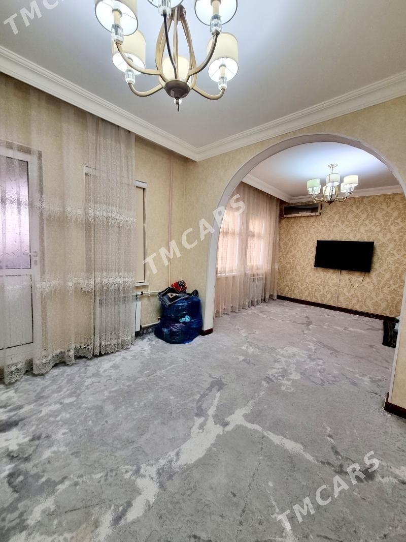 11mkr 3kom 100m² - 11 мкр - img 3