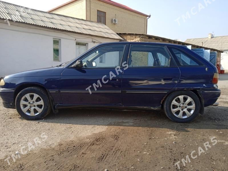 Opel Astra 1991 - 27 000 TMT - Мургап - img 3