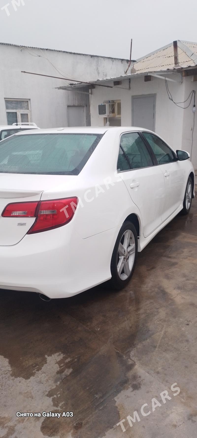 Toyota Camry 2011 - 260 000 TMT - Анев - img 3