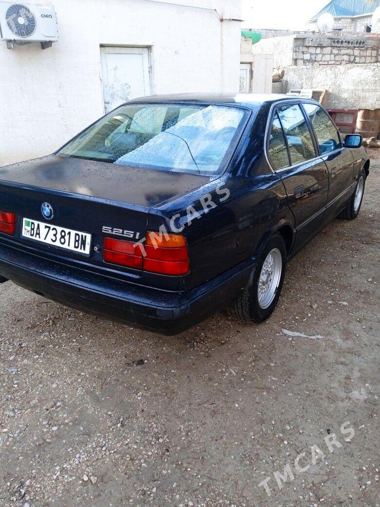 BMW E34 1995 - 60 000 TMT - Балканабат - img 2