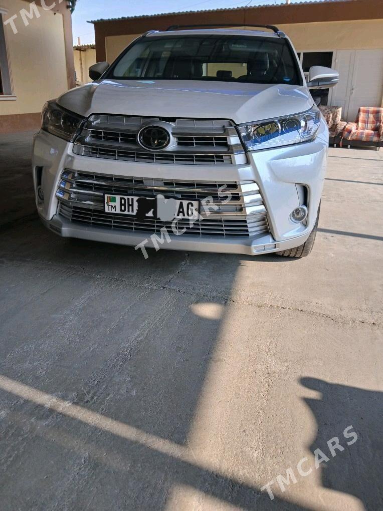 Toyota Highlander 2018 - 420 000 TMT - Aşgabat - img 8