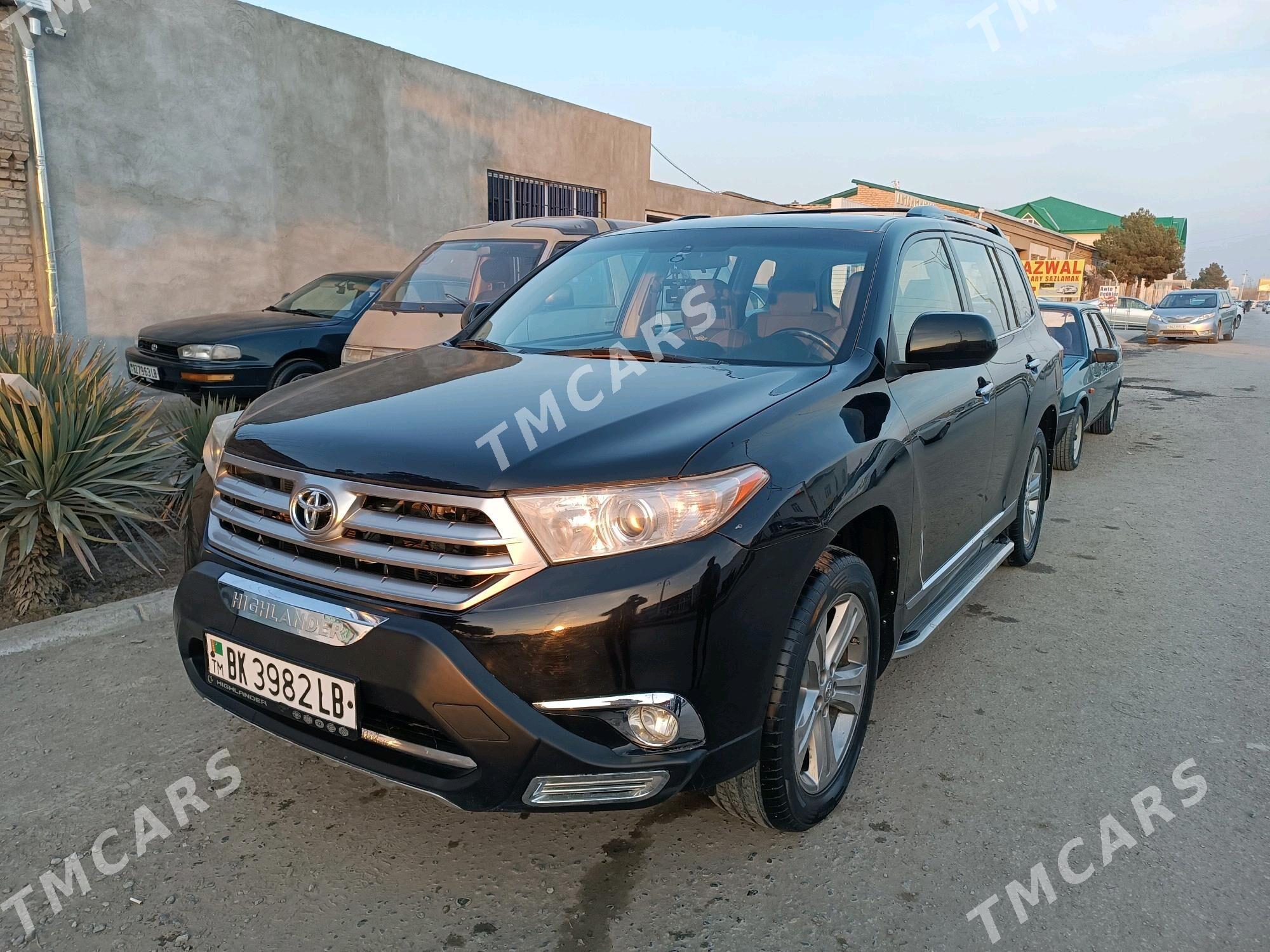 Toyota Highlander 2013 - 310 000 TMT - Saýat - img 3