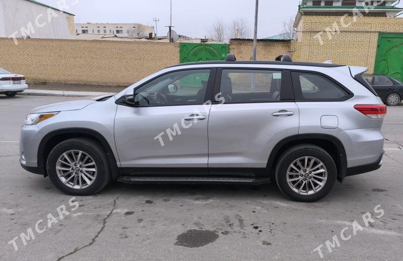 Toyota Highlander 2019 - 450 000 TMT - Türkmenabat - img 3