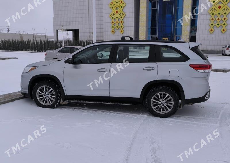 Toyota Highlander 2019 - 450 000 TMT - Türkmenabat - img 4