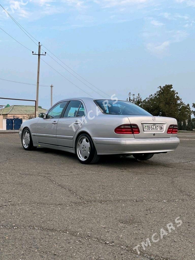 Mercedes-Benz E320 2000 - 140 000 TMT - Türkmenbaşy - img 2