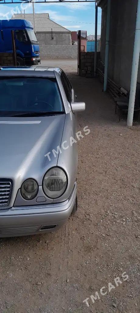 Mercedes-Benz E320 1999 - 100 000 TMT - Гумдаг - img 3