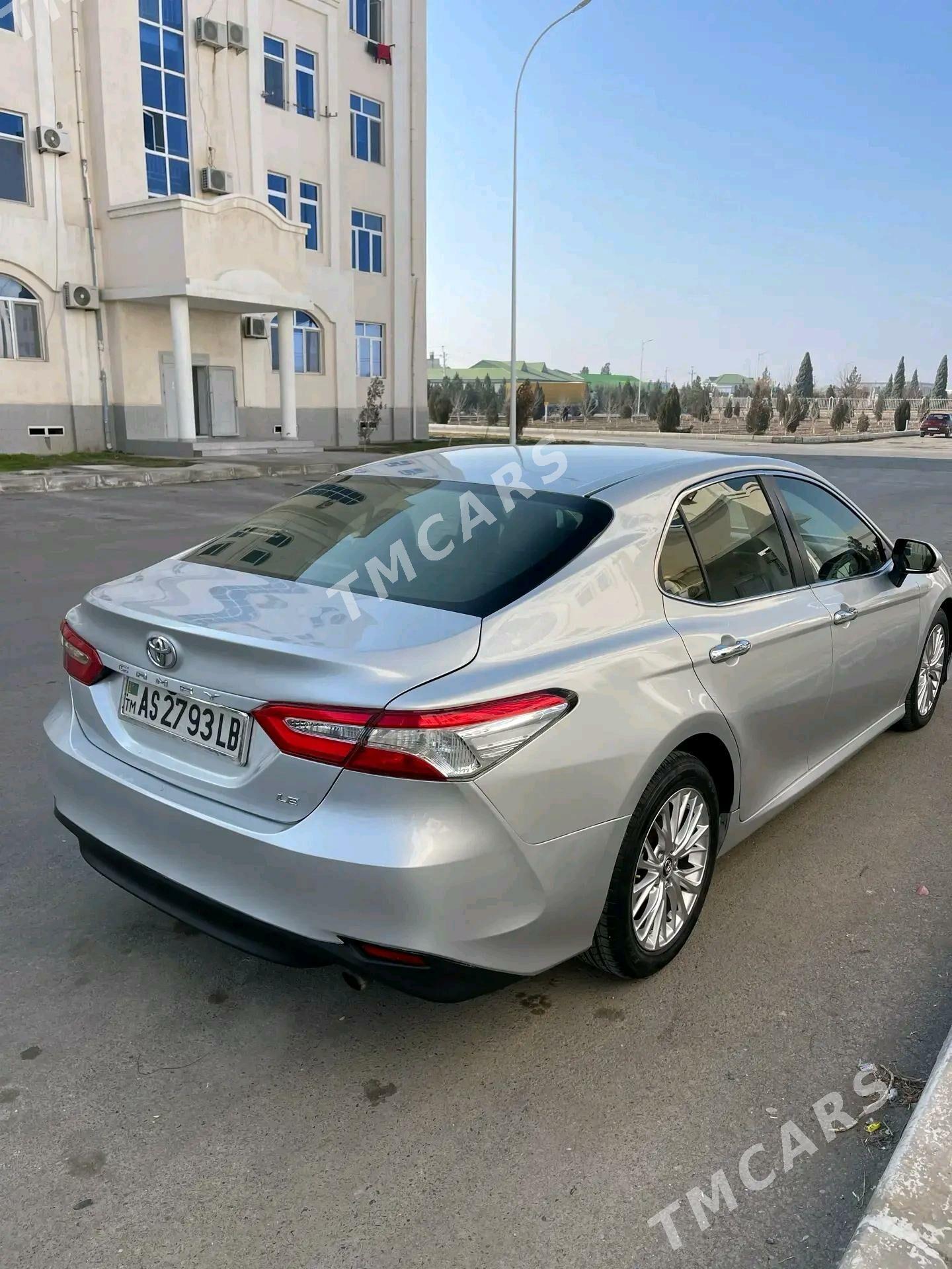 Toyota Camry 2019 - 250 000 TMT - Saýat - img 3