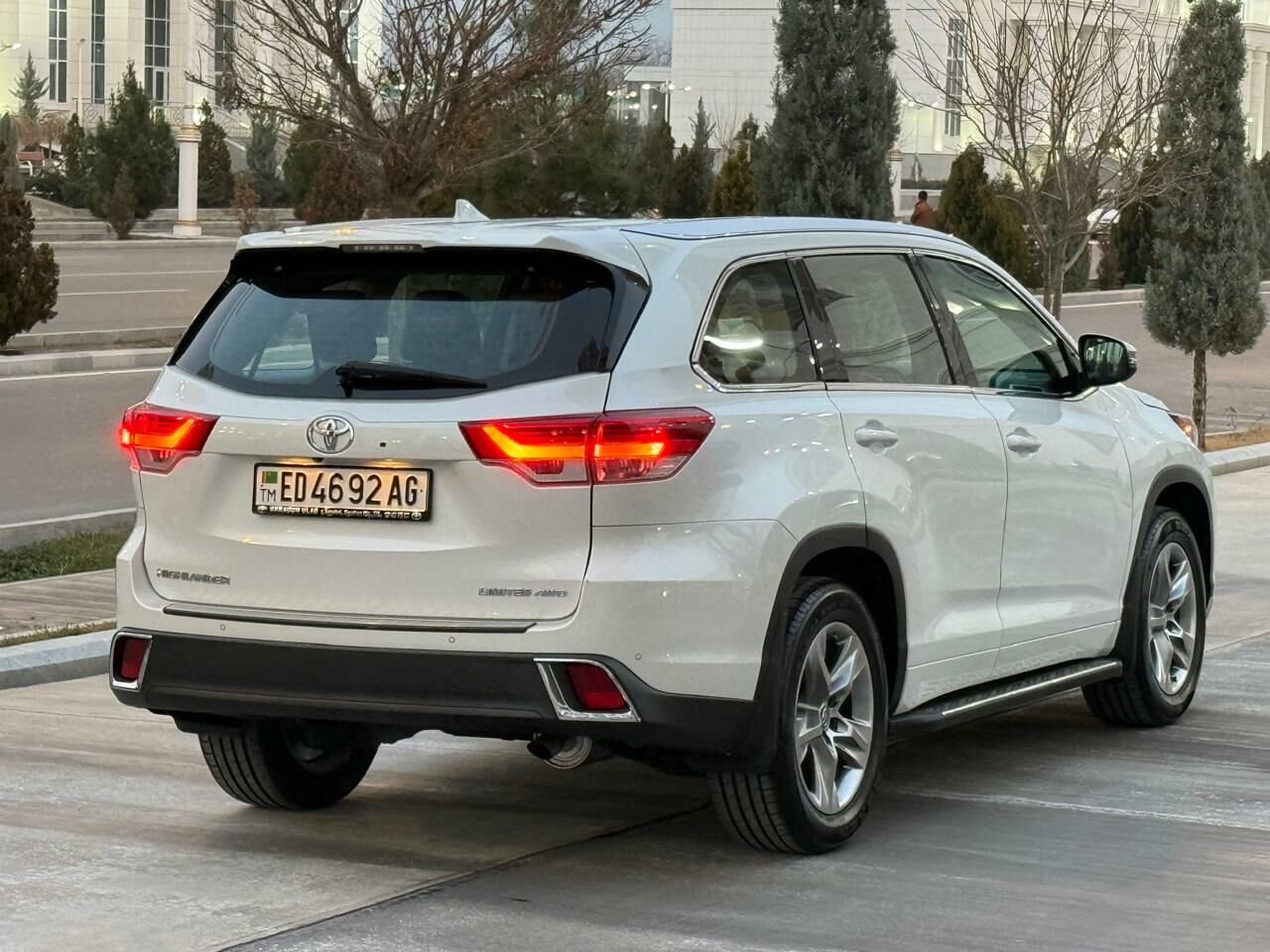 Toyota Highlander 2018 - 648 000 TMT - Ашхабад - img 5