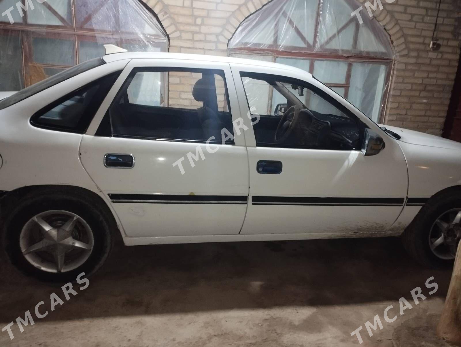 Opel Vectra 1991 - 20 000 TMT - Farap - img 3