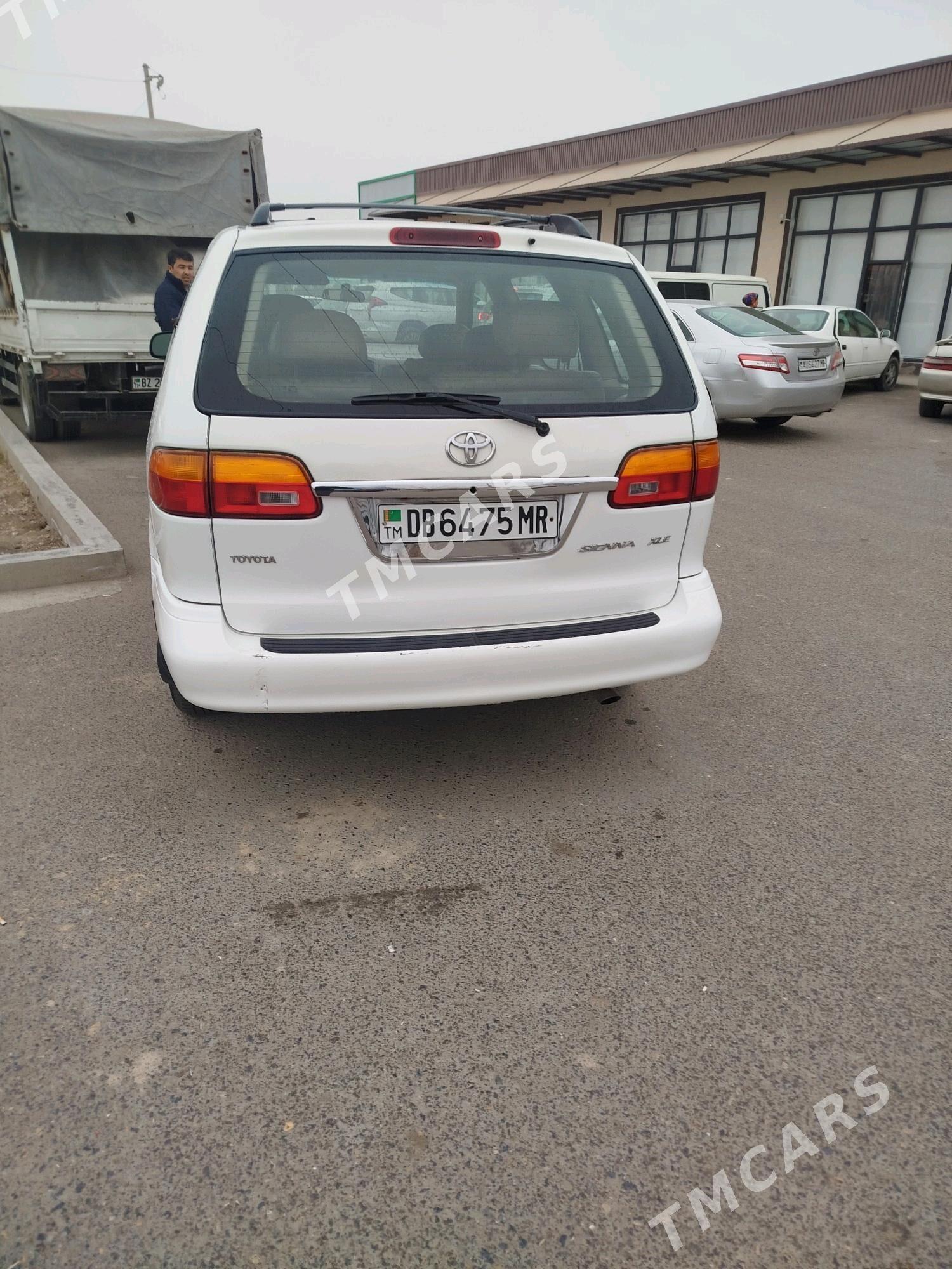 Toyota Sienna 1999 - 123 000 TMT - Мары - img 3