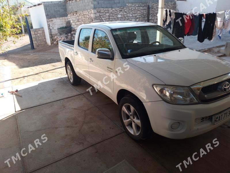 Toyota Hilux 2011 - 250 000 TMT - Türkmenbaşy - img 5