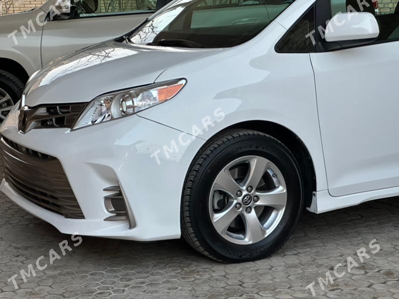 Toyota Sienna 2020 - 378 000 TMT - Туркменбаши - img 2