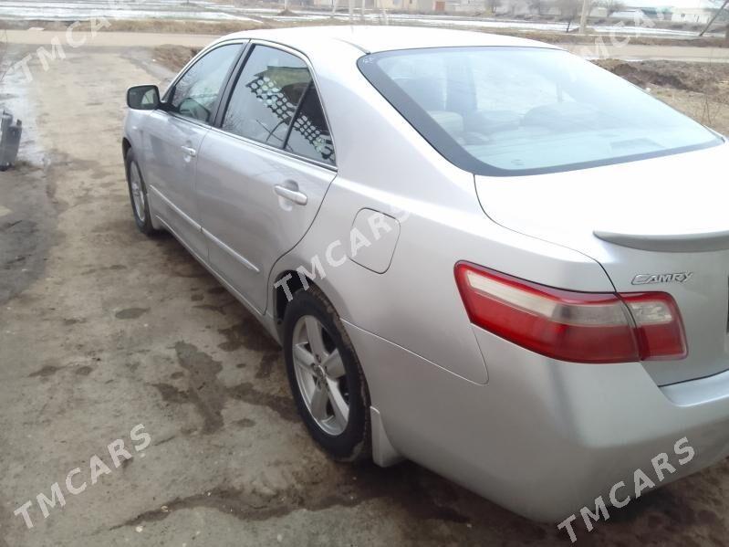 Toyota Camry 2011 - 136 000 TMT - Şabat etr. - img 2