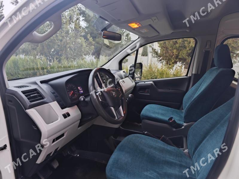 Toyota Hiace 2019 - 580 000 TMT - Бузмеин - img 7