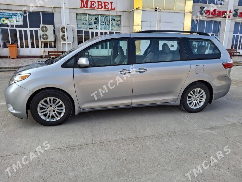 Toyota Sienna 2016 - 355 000 TMT - Мары - img 3