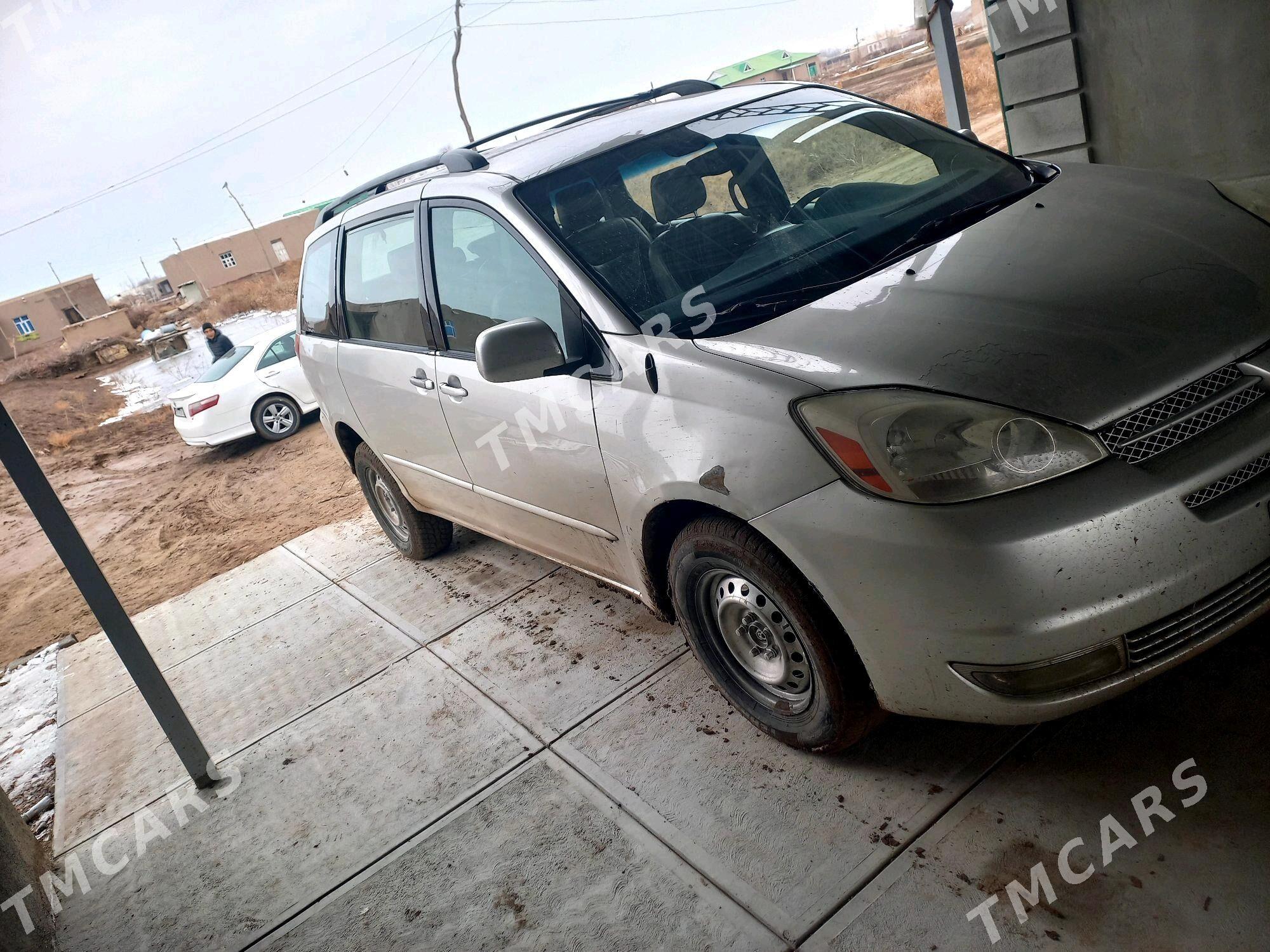 Toyota Sienna 2004 - 170 000 TMT - Кёнеургенч - img 3