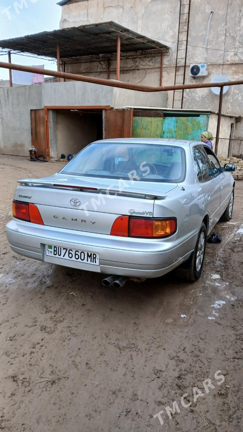 Toyota Camry 1993 - 90 000 TMT - Ёлётен - img 3