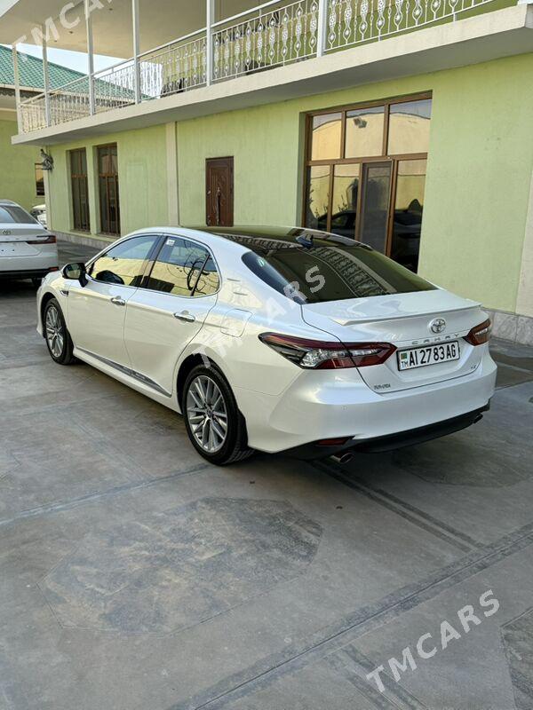 Toyota Camry 2022 - 627 200 TMT - Ашхабад - img 2