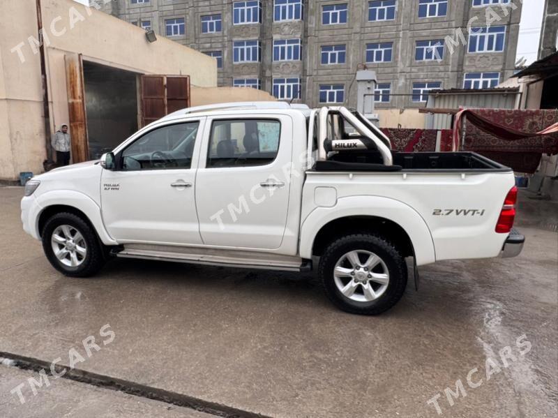 Toyota Hilux 2013 - 360 000 TMT - Türkmenabat - img 2