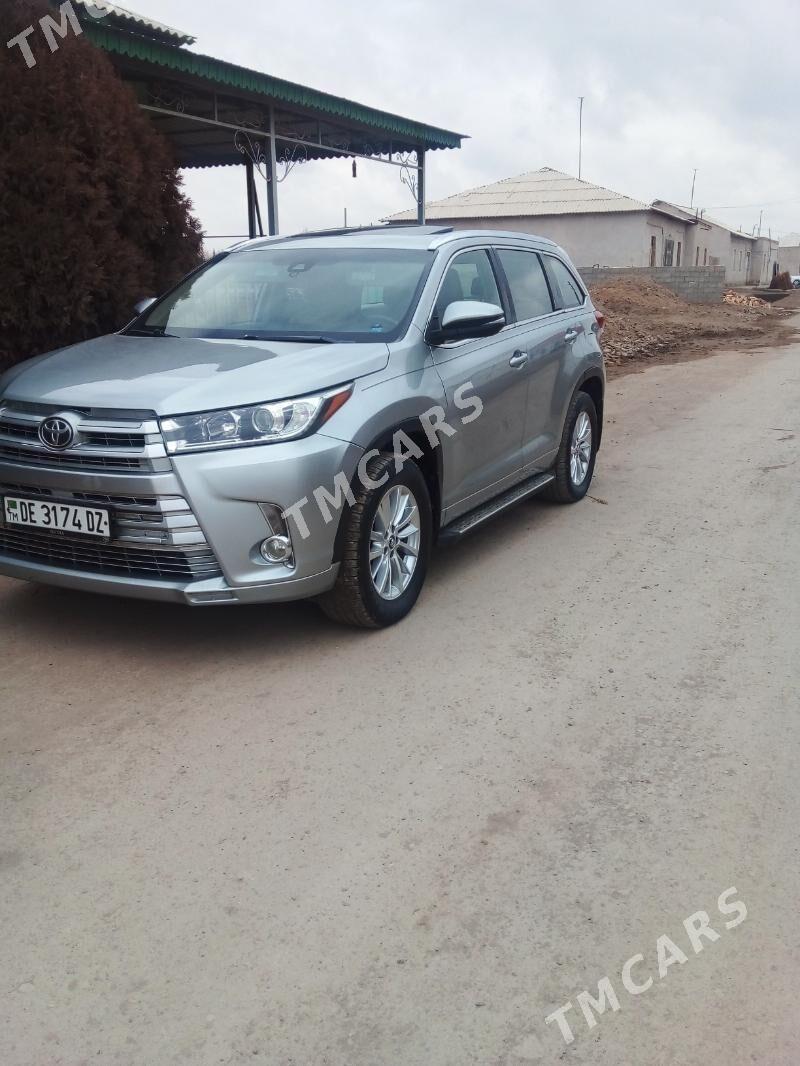 Toyota Highlander 2018 - 450 000 TMT - Şabat etr. - img 2