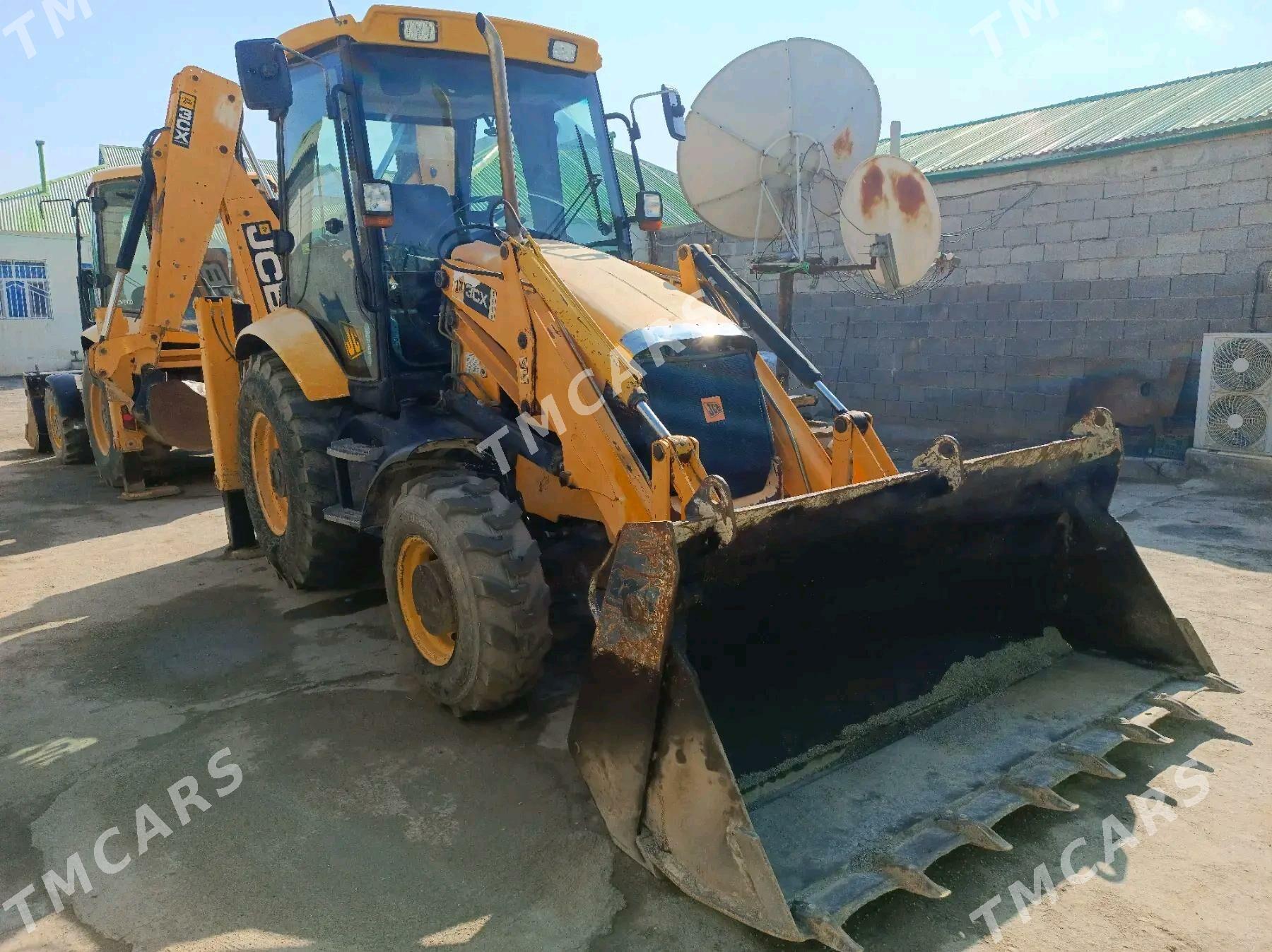 JCB 3CX Compact 2010 - 850 000 TMT - Бузмеин - img 2