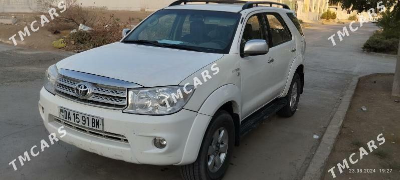 Toyota Fortuner 2006 - 160 000 TMT - Карабогаз - img 7