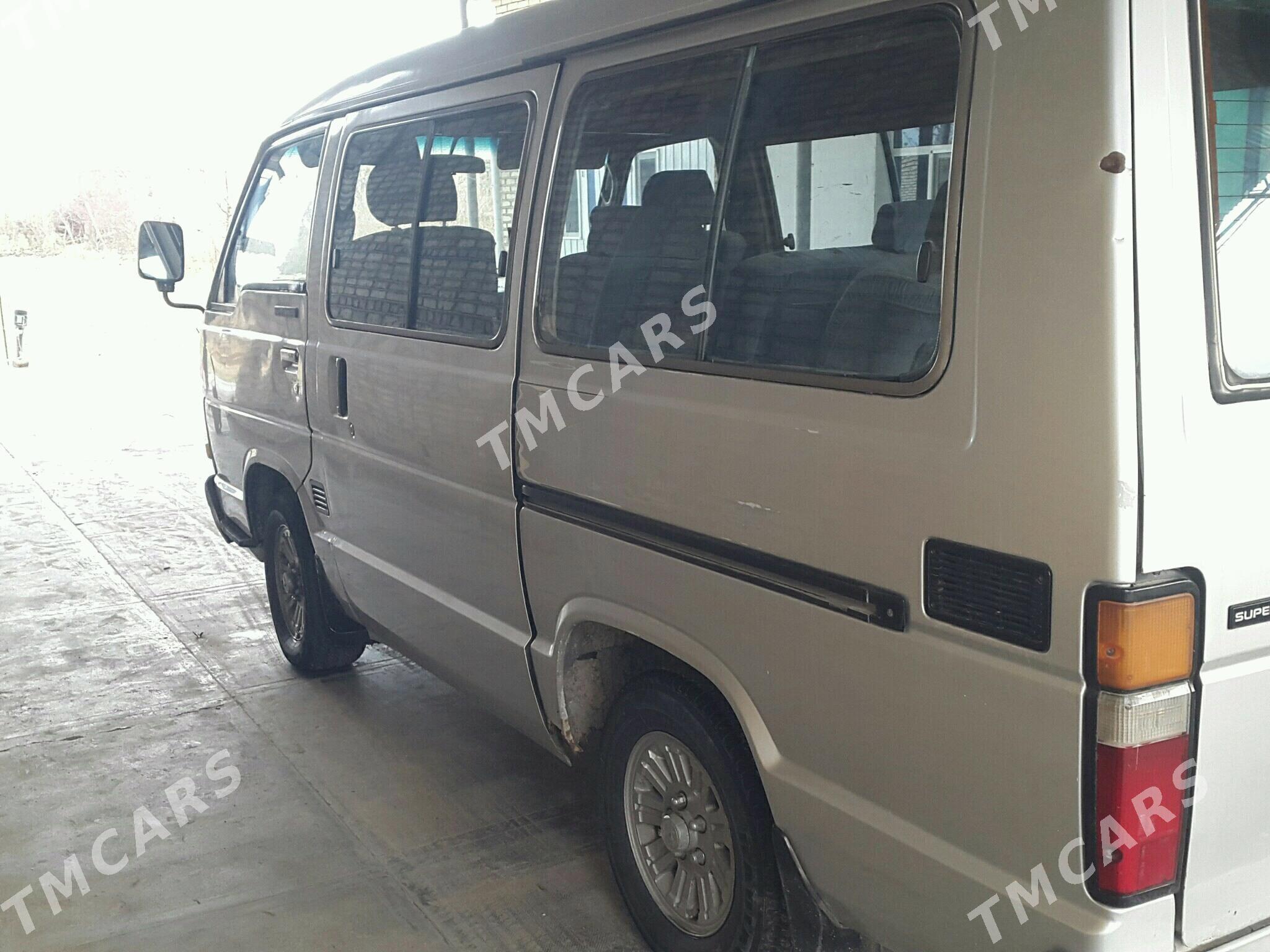 Toyota Hiace 1986 - 45 000 TMT - Сакарчага - img 3