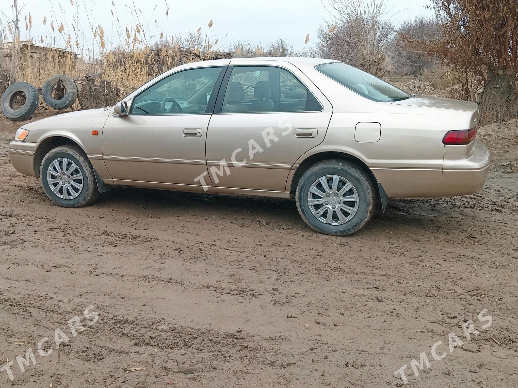 Toyota Camry 1998 - 125 000 TMT - Halaç - img 4