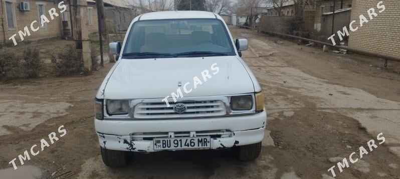 Toyota Hilux 1998 - 55 000 TMT - Байрамали - img 4