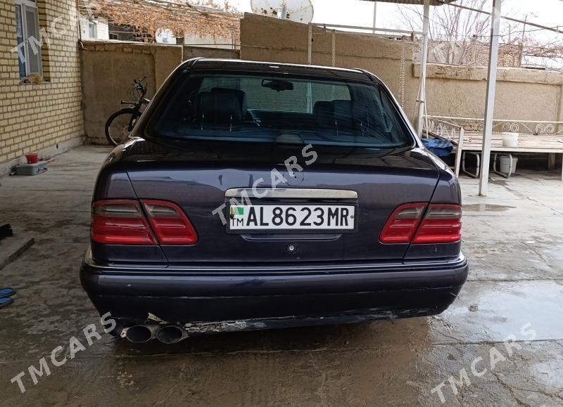 Mercedes-Benz E320 1996 - 70 000 TMT - Ýolöten - img 3