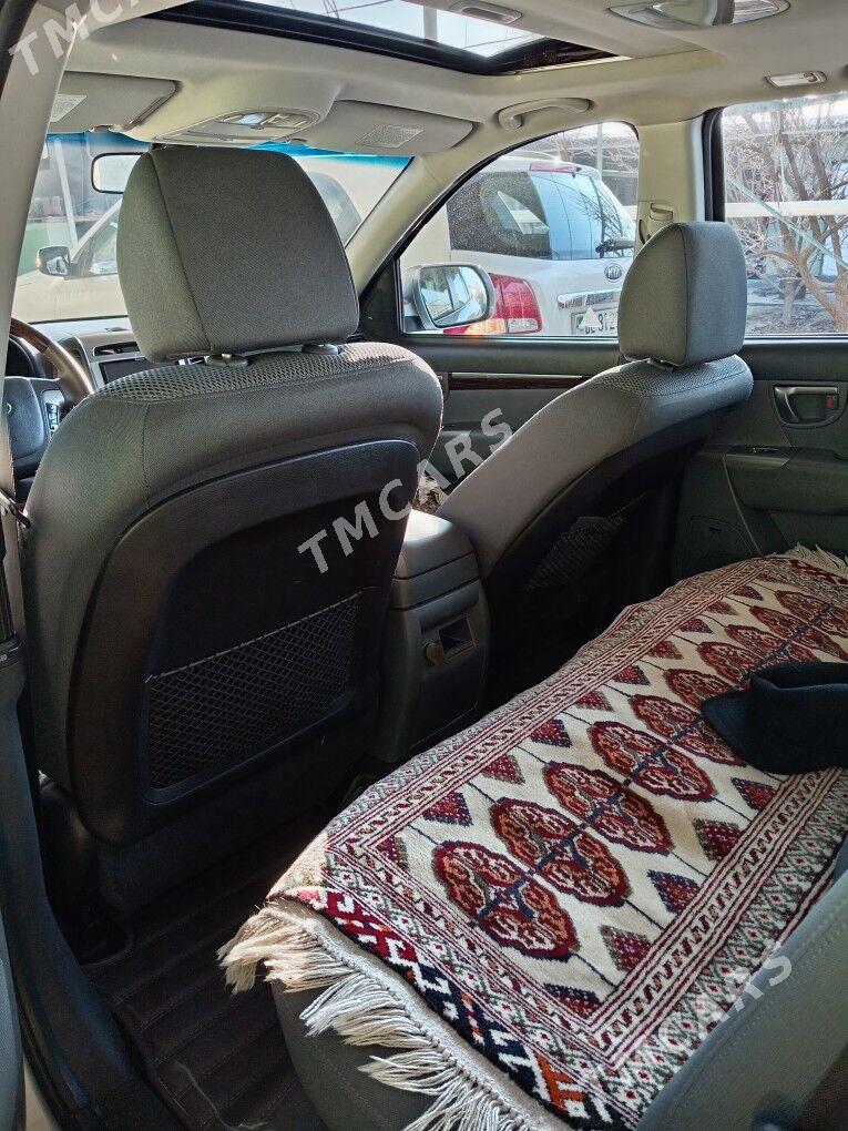 Hyundai Santa Fe 2010 - 210 000 TMT - Ак-Бугдайский этрап - img 9