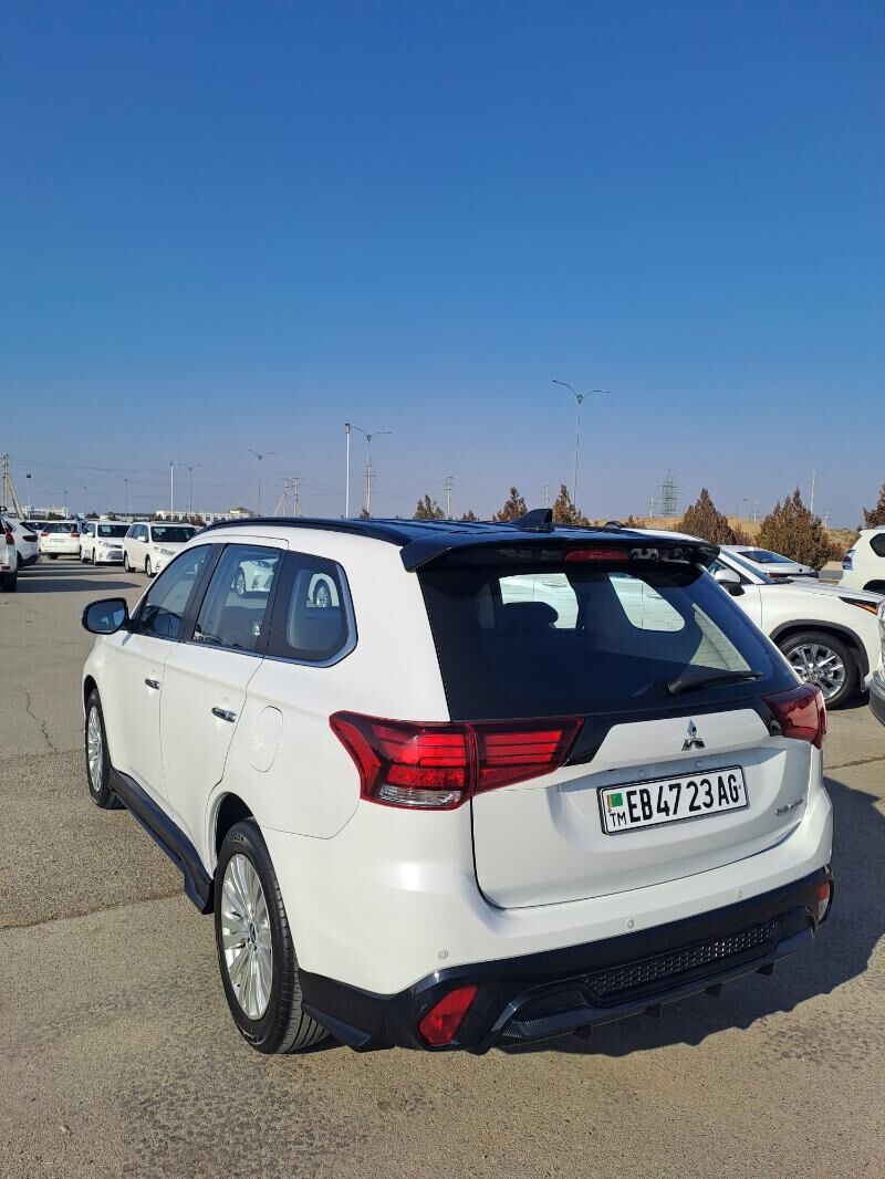 Mitsubishi Outlander 2022 - 350 000 TMT - Aşgabat - img 10